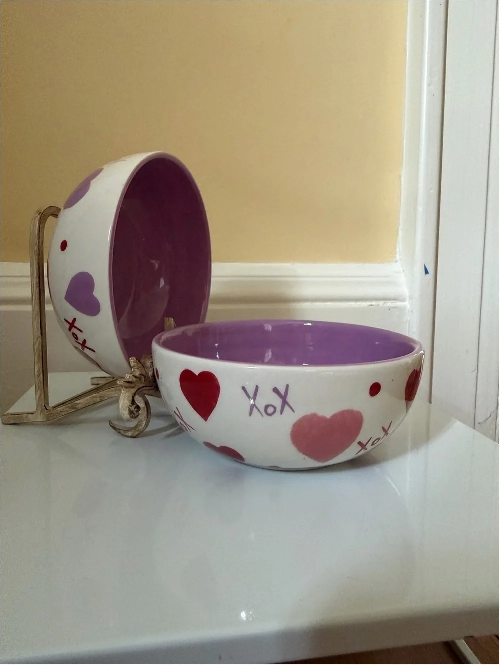 Ceramic glazed cereal ice cream bowls with XOX and hearts theme. Set of 5